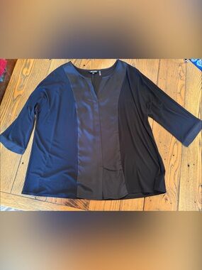NIC+ZOE Black Paneled Tunic Top